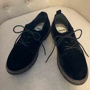 Black velvet Coolway size 7.5 oxfords never worn! SO cool!